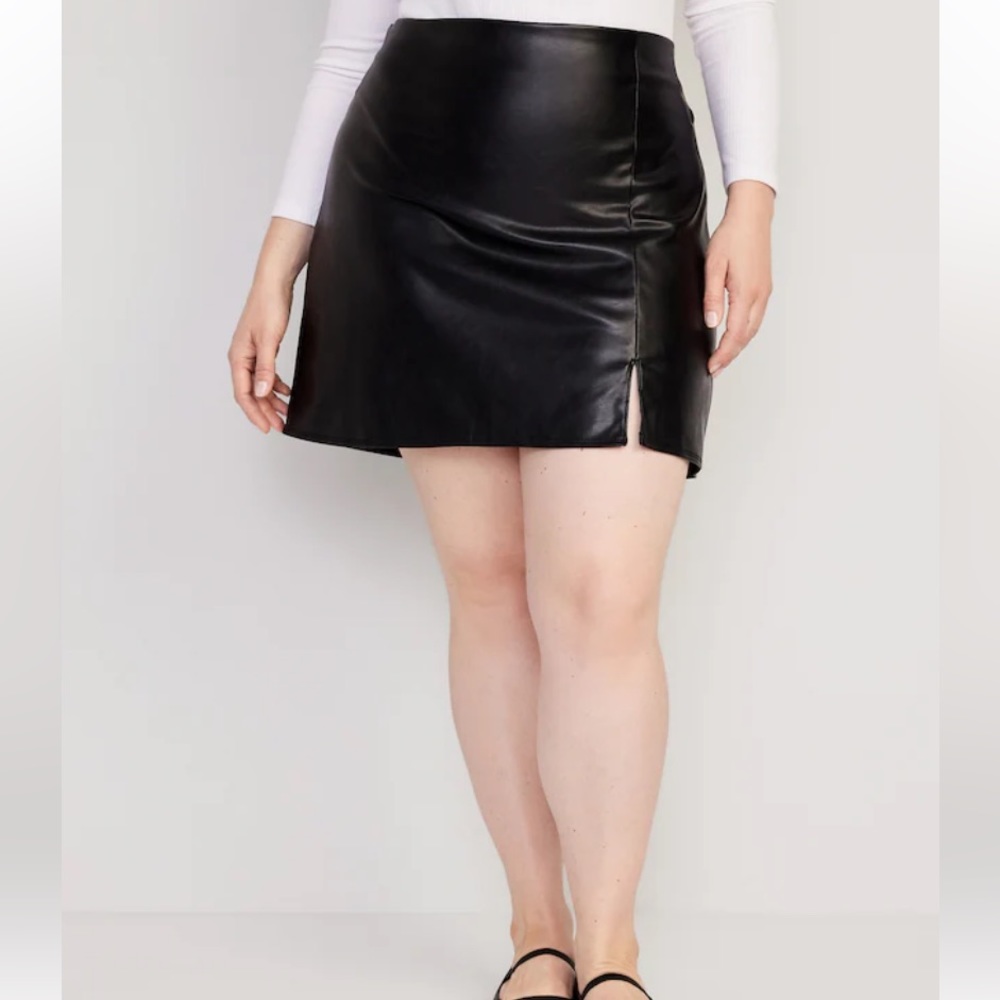 NWT Old Navy High Waisted Faux Leather Mini Skirt